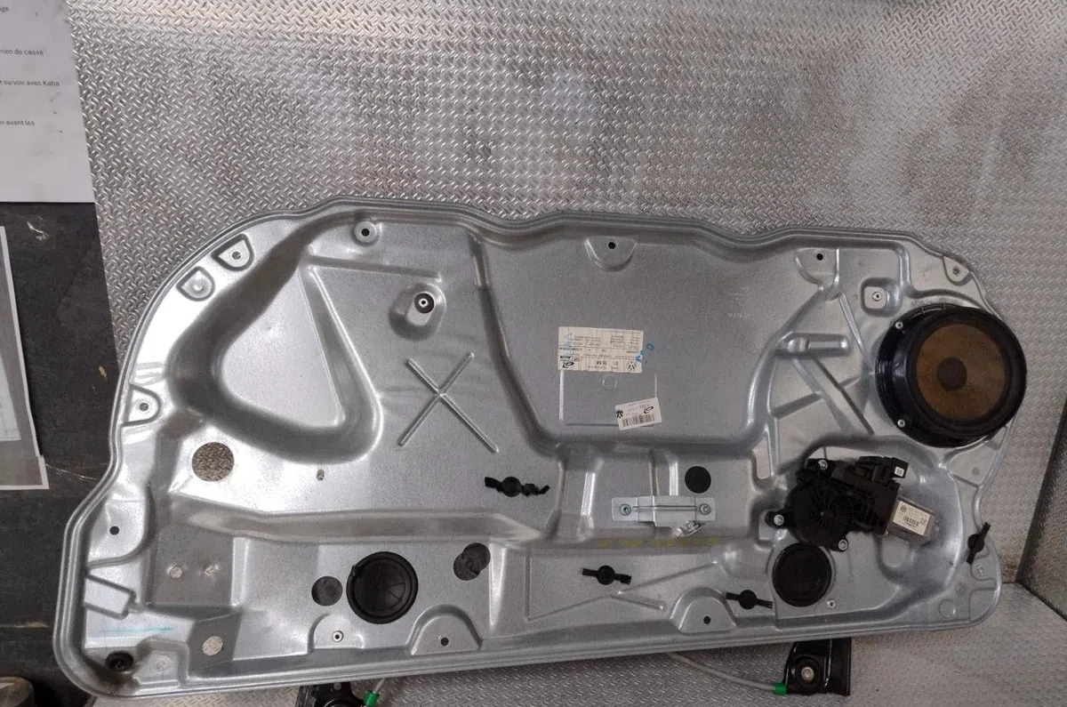 Mecanisme  moteur lève-glace avant droit VOLKSWAGEN POLO 4  POLO 4 PHASE 2 occasion