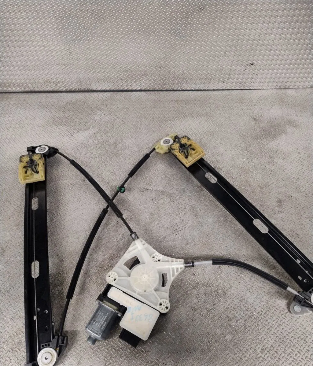 Mecanisme  moteur lève-glace avant droit VOLKSWAGEN POLO 6  POLO 6 PHASE 1 occasion