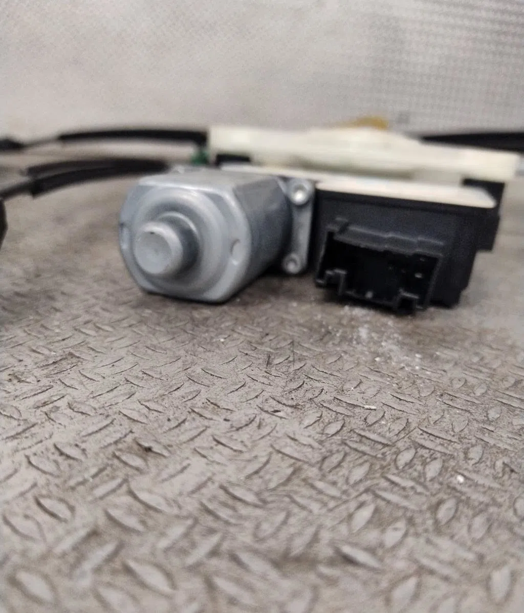 Mecanisme  moteur lève-glace avant droit VOLKSWAGEN POLO 6  POLO 6 PHASE 1 occasion