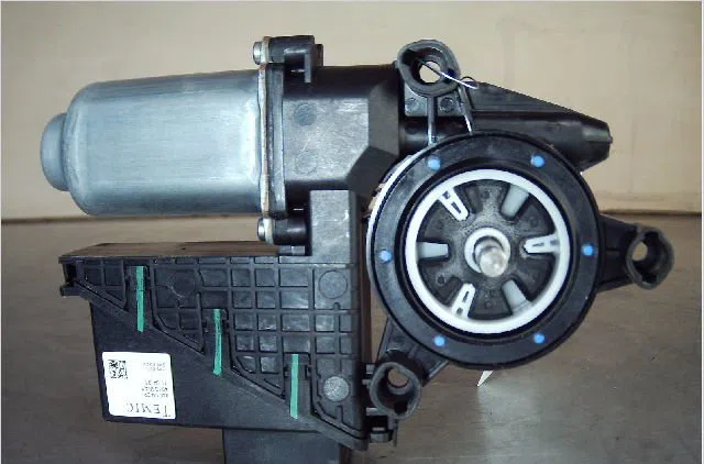 Mecanisme  moteur lève-glace avant droit Volkswagen POLO (9N_, 9A_) 1.4 16v (2001-2008) occasion