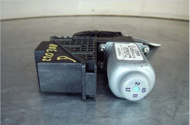 Mecanisme  moteur lève-glace avant droit Volkswagen POLO (9N_, 9A_) 1.4 16v (2001-2008) occasion
