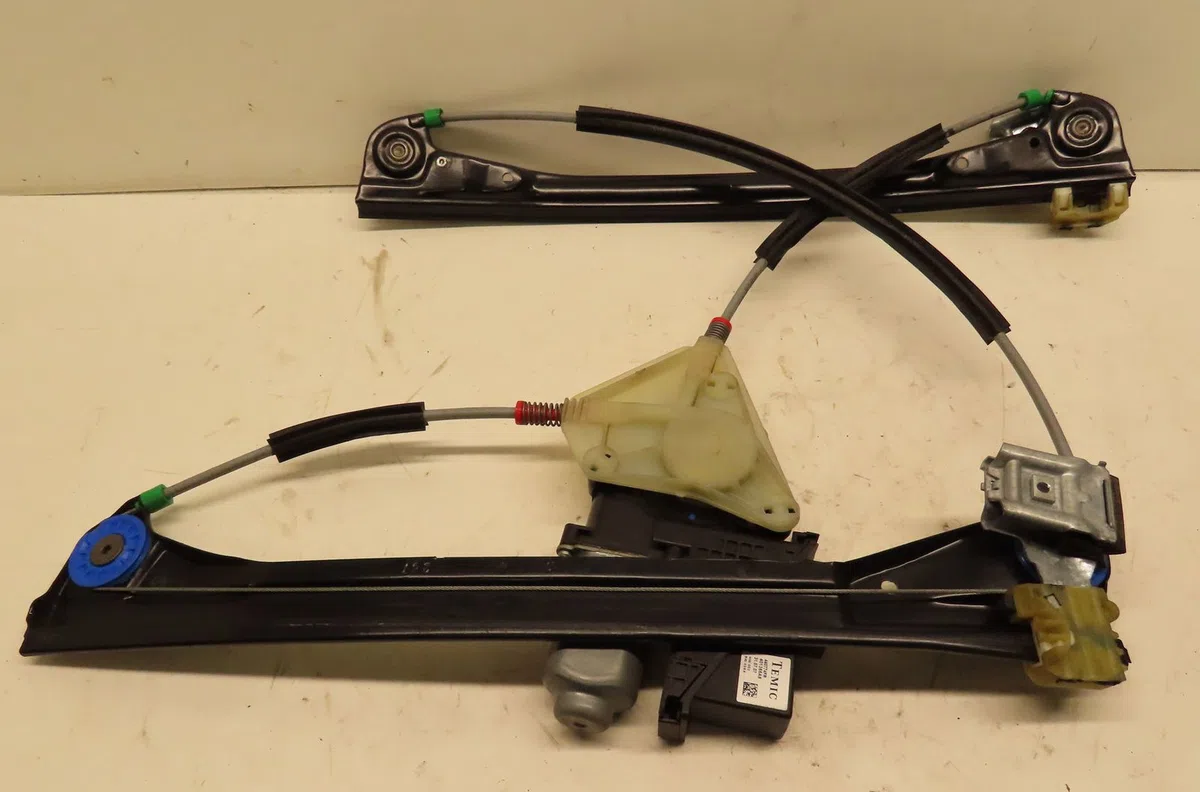 Mecanisme  moteur lève-glace avant droit Volkswagen POLO (9N_, 9A_) 1.4 16v (2001-2008) occasion