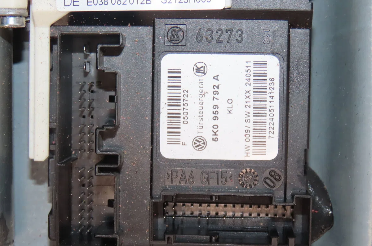 Mecanisme  moteur lève-glace avant droit Volkswagen SCIROCCO III (137, 138) 2.0 tdi (2010-2017) occasion