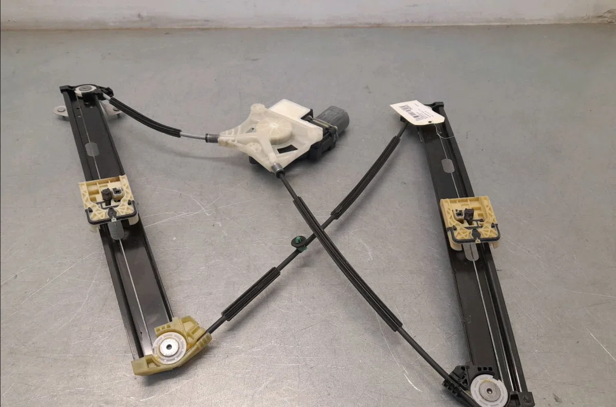 Mecanisme  moteur lève-glace avant droit Volkswagen TAIGO (CS1) Liberty 200 (2006) occasion