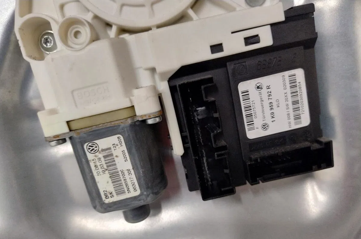 Mecanisme  moteur lève-glace avant droit VOLKSWAGEN TIGUAN 1  TIGUAN 1 PHASE 1 occasion