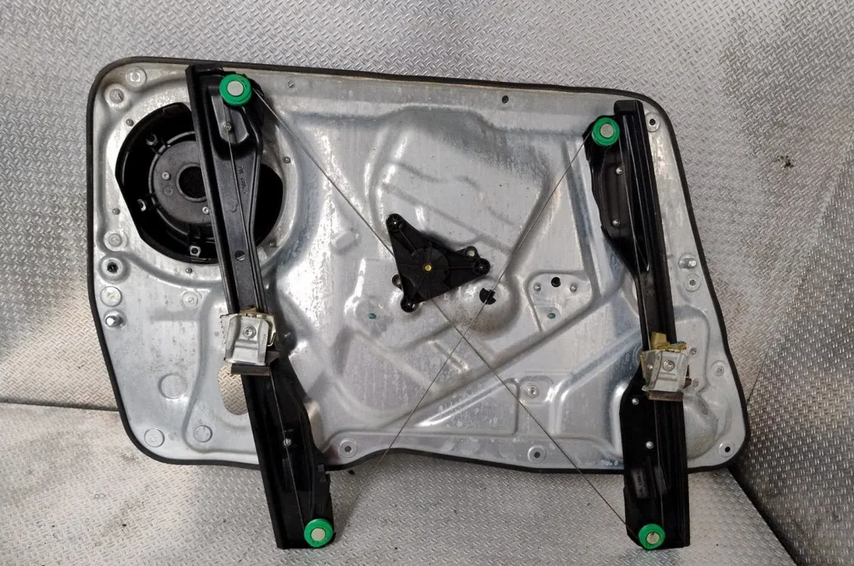 Mecanisme  moteur lève-glace avant droit VOLKSWAGEN TIGUAN 1  TIGUAN 1 PHASE 1 occasion
