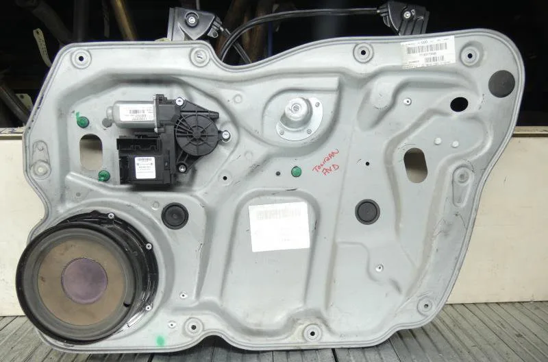 Mecanisme moteur lève-glace avant droit VOLKSWAGEN TOURAN 1 PHASE 1 occasion