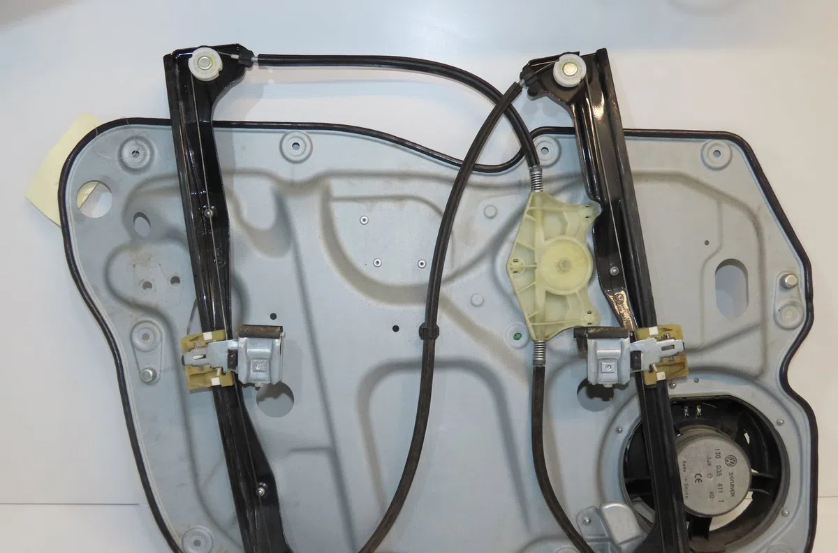 Mecanisme  moteur lève-glace avant droit Volkswagen TOURAN (1T3) 2.0 tdi (2010-2015) 5 portes occasion