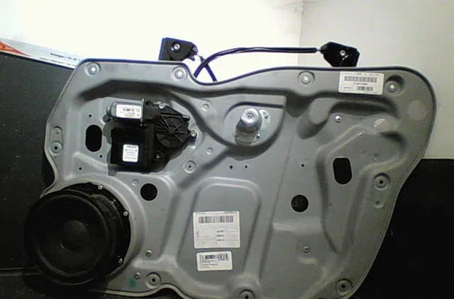Mecanisme + moteur lève-glace avant droit VOLKSWAGEN TOURAN 2004 occasion