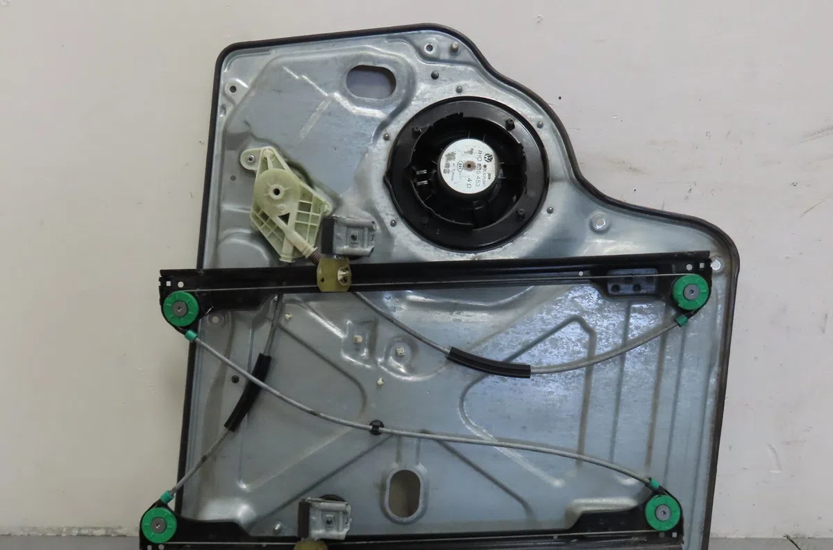 Mecanisme  moteur lève-glace avant droit Volkswagen TRANSPORTER V Autobus-Autocar (7HB, 7HJ, 7EB, 7EJ) 2.5 tdi (2003-200