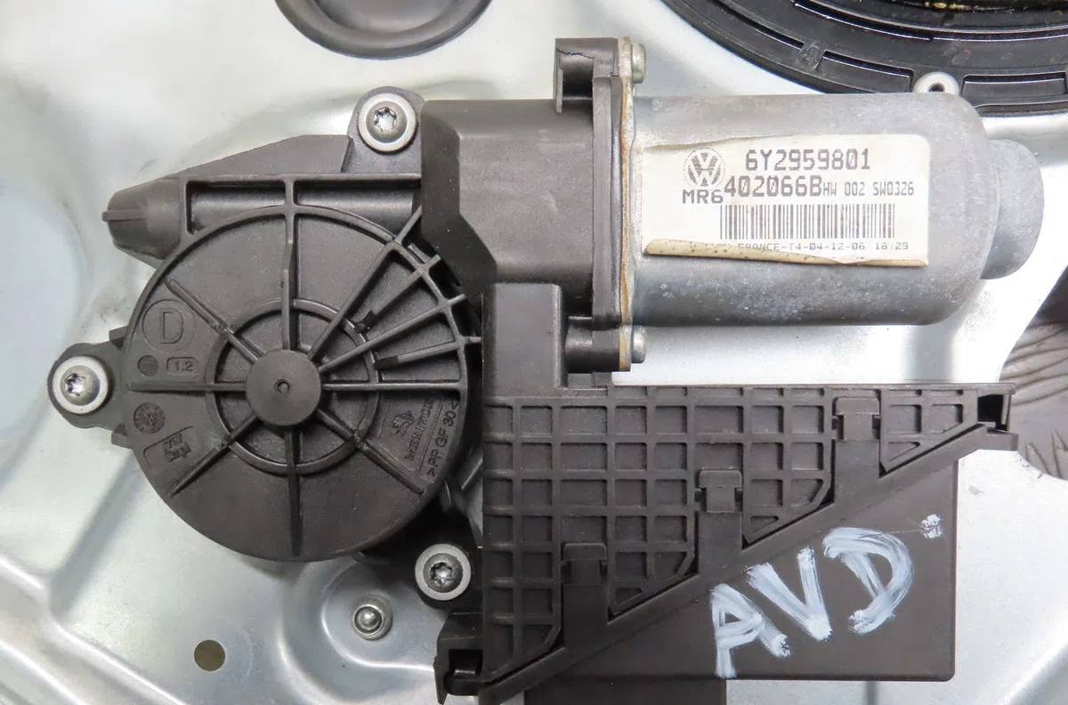 Mecanisme  moteur lève-glace avant droit Volkswagen TRANSPORTER V Autobus-Autocar (7HB, 7HJ, 7EB, 7EJ) 2.5 tdi (2003-200