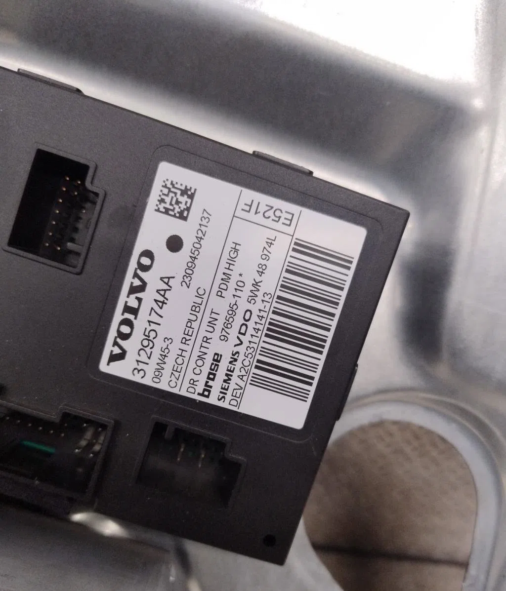 Mecanisme  moteur lève-glace avant droit VOLVO C 30  C 30 PHASE 2 occasion