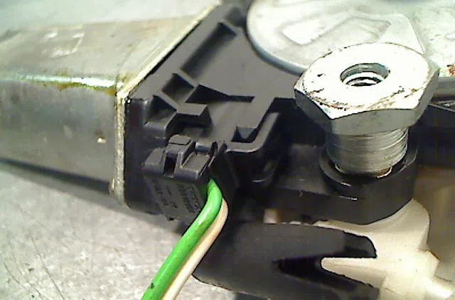 Mecanisme + moteur lève-glace avant droit VOLVO V40 1999 occasion