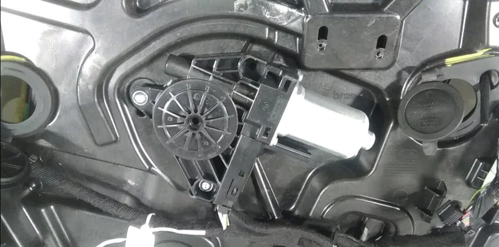 Mecanisme  moteur lève-glace avant droit Volvo V40 3-5 portes (525) T2 (2015-2019) occasion