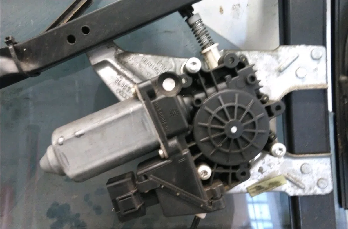 Mecanisme+moteur leve-glace avg AUDI A3 I 1999 occasion