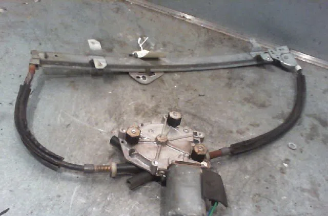 Mecanisme+moteur leve-glace avg FORD ESCORT 1990 occasion