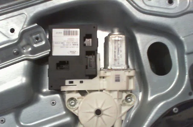 Mecanisme+moteur leve-glace avg FORD FOCUS 2004 occasion