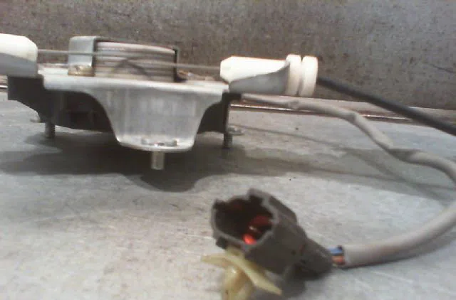Mecanisme+moteur leve-glace avg HYUNDAI PONY 1997 occasion