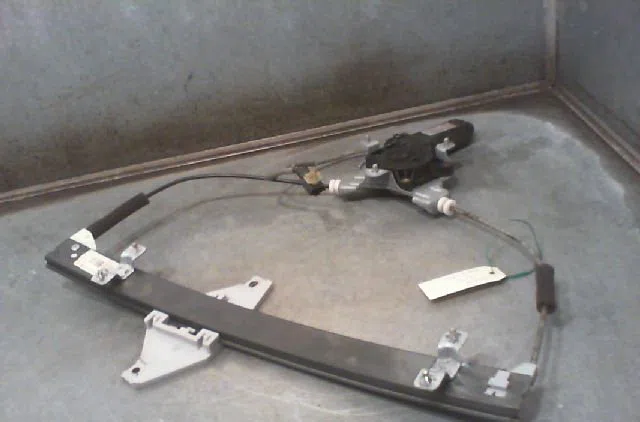Mecanisme+moteur leve-glace avg HYUNDAI PONY 1997 occasion