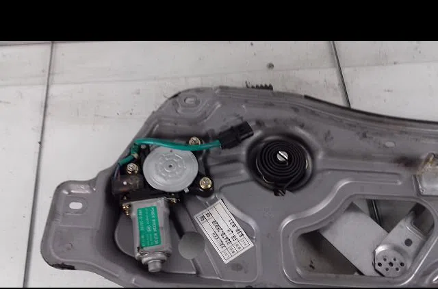 Mecanisme+moteur leve-glace avg HYUNDAI SANTA FE 2002 occasion