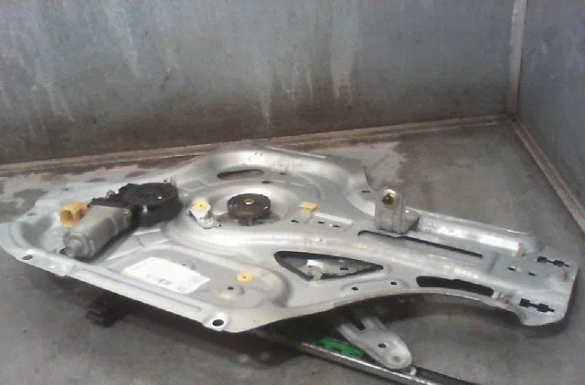 Mecanisme+moteur leve-glace avg KIA OPIRUS 2005 occasion