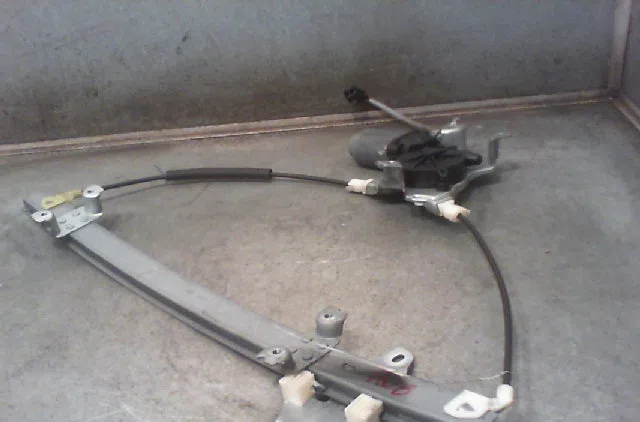 Mecanisme+moteur leve-glace avg NISSAN ALMERA 2003 occasion