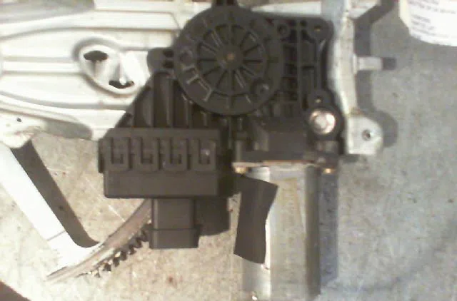 Mecanisme+moteur leve-glace avg OPEL ASTRA 2000 occasion