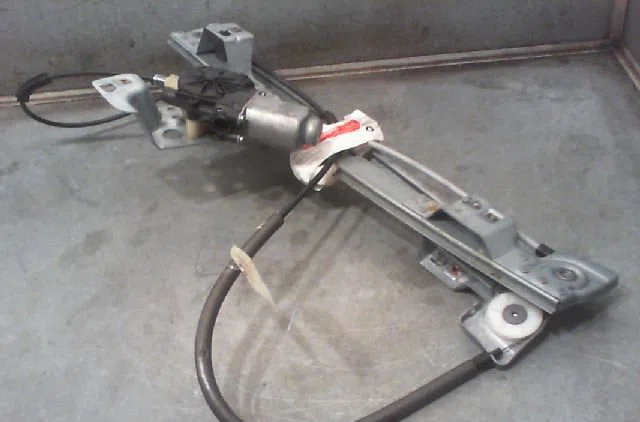 Mecanisme+moteur leve-glace avg RENAULT KANGOO 2011 occasion