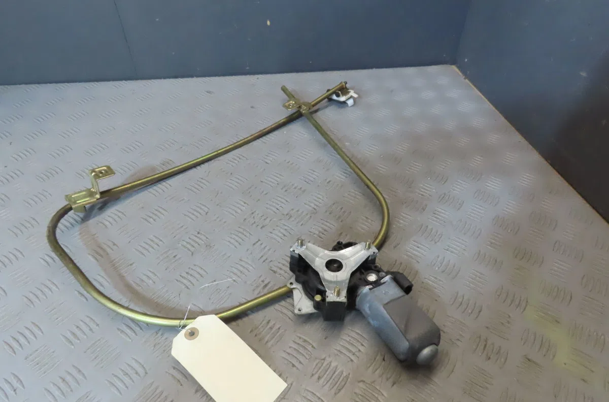 Mecanisme+moteur leve-glace avg RENAULT R19 1994 occasion