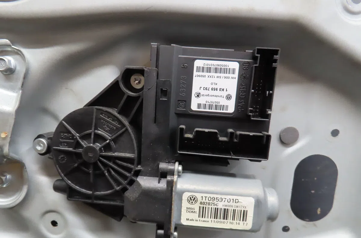 Mecanisme+moteur leve-glace avg VOLKSWAGEN CADDY 2007 occasion