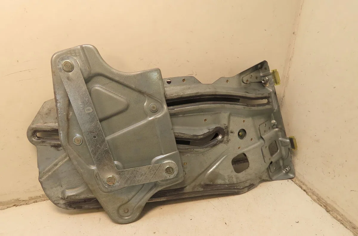Mécanismemoteur lève glace aile ard Peugeot 307 CC (3B) 2.0 hdi 135 (2005-2009) occasion