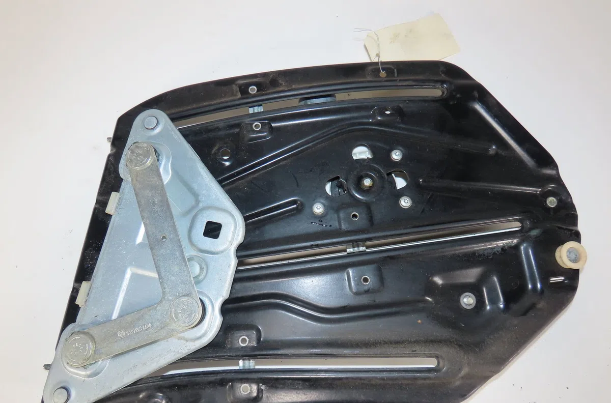 Mécanismemoteur lève glace aile arg Opel ASTRA H TwinTop (A04) 1.6 (l67) (2006-2010) occasion