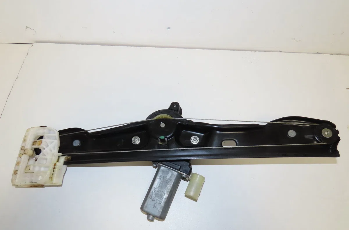 Mecanismemoteur leve-glace ard Bmw 1 (F20) 118 d (2011-2015) occasion