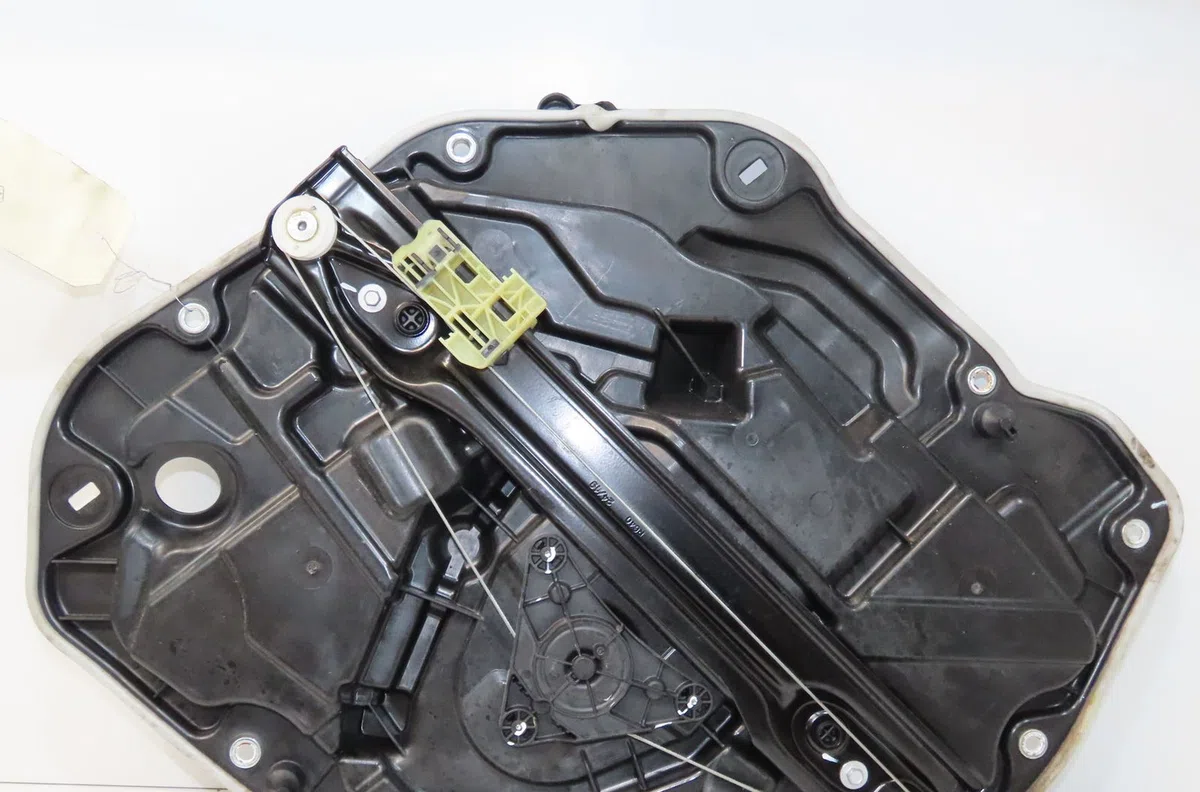 Mecanismemoteur leve-glace ard Bmw 1 (F40) 116 d (2019) occasion