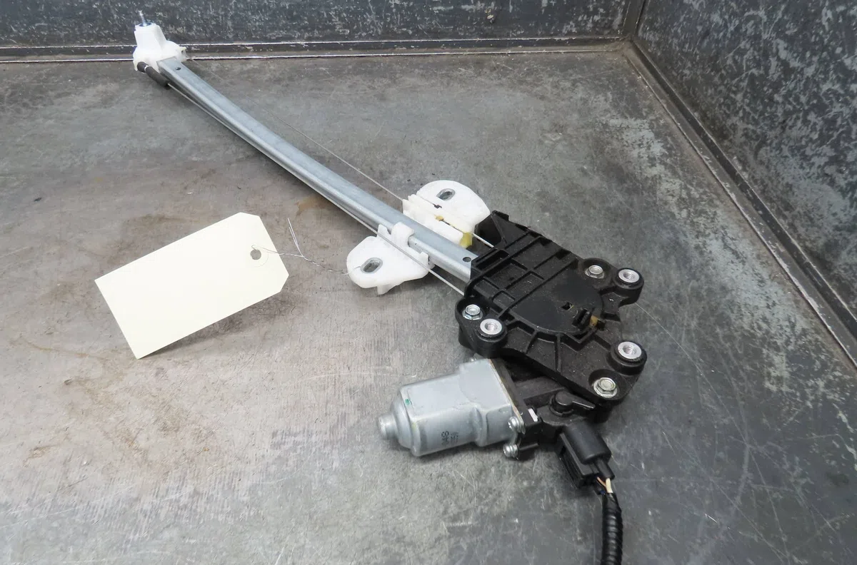Mecanismemoteur leve-glace ard Honda CR-V IV (RM_) 1.6 i-dtec 4wd (re6) (2015) occasion