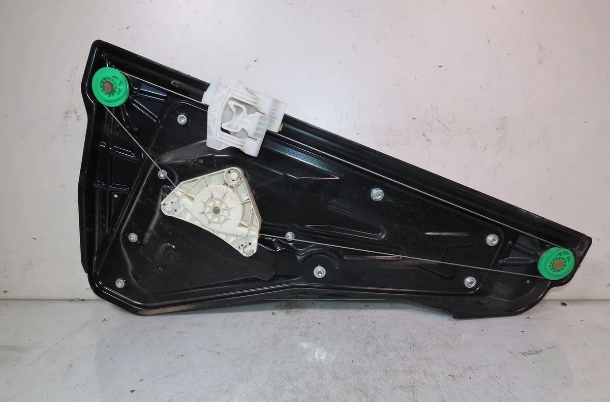Mecanismemoteur leve-glace ard Land rover DISCOVERY III (L319) 2.7 td 4x4 (2004-2009) occasion