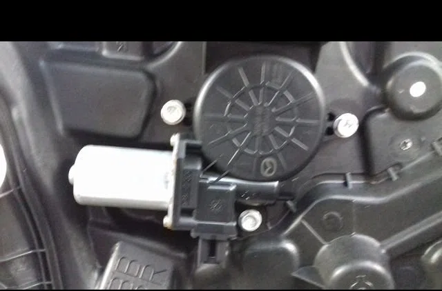 Mecanismemoteur leve-glace ard Mazda 3 (BL) 2.0 mzr (blefw) (2009-2014) occasion
