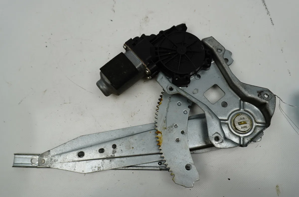 Mecanismemoteur leve-glace ard Nissan NOTE (E11, NE11) 1.5 dci (2010-2012) occasion
