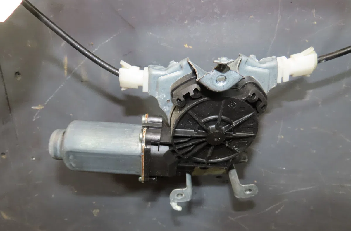 Mecanismemoteur leve-glace ard NISSAN QASHQAI occasion