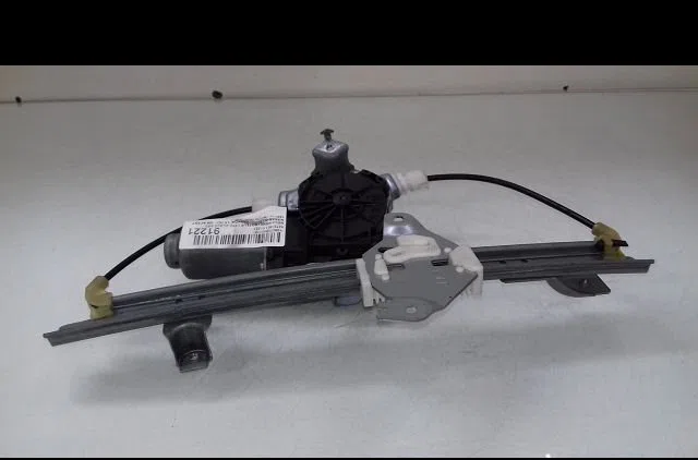 Mecanismemoteur leve-glace ard Nissan QASHQAI - QASHQAI 2 I (J10, NJ10, JJ10E) 1.5 dci (2010-2013) 5 portes occasion