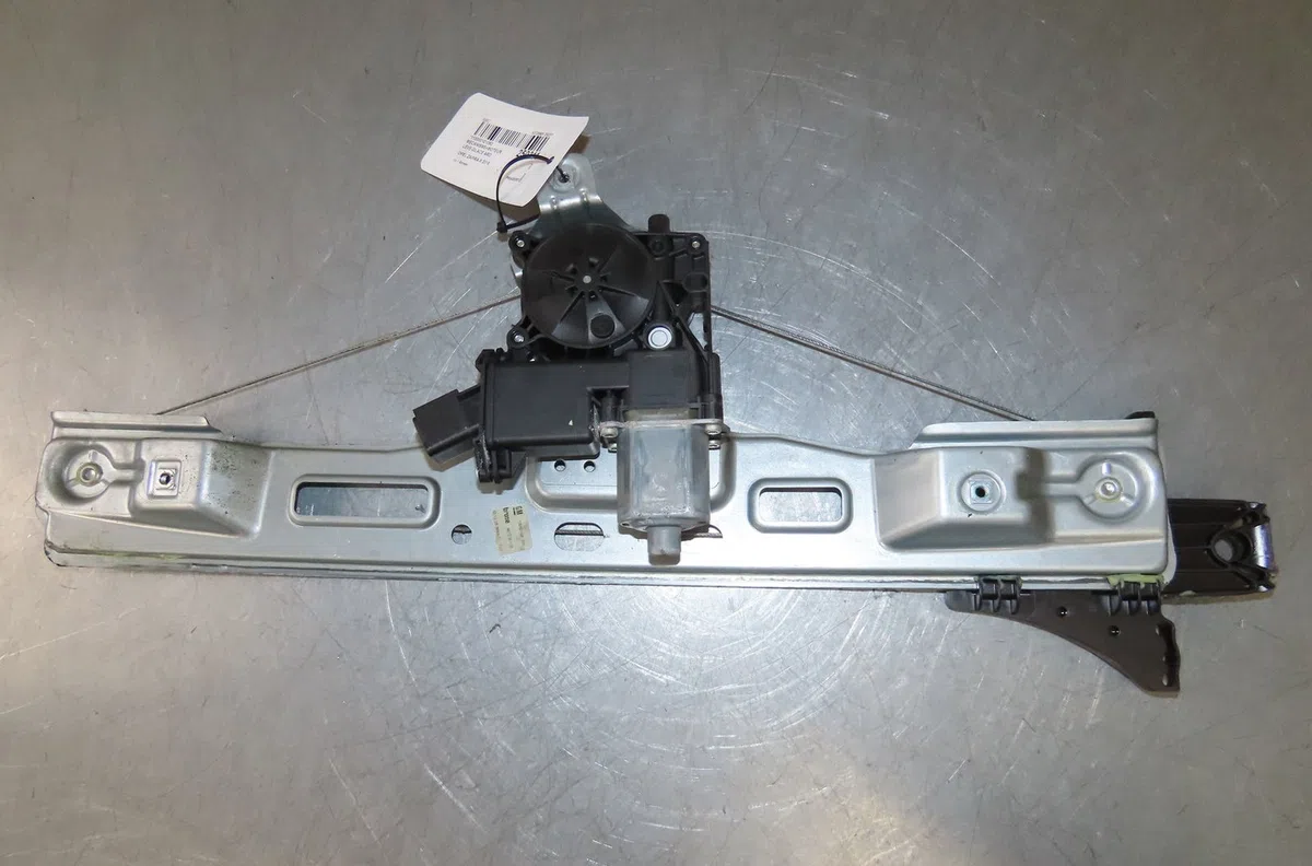 Mecanismemoteur leve-glace ard Opel ZAFIRA TOURER C (P12) 1.6 cdti (75) (2013) occasion