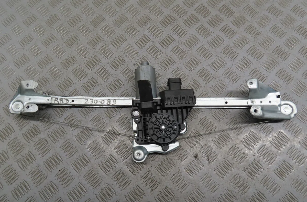 Mecanismemoteur leve-glace ard Opel ZAFIRA - ZAFIRA FAMILY B (A05) 1.9 cdti (m75) (2005-2015) occasion