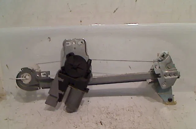 Mecanismemoteur leve-glace ard PEUGEOT 307 Phase 1 04-2001--06-2005 occasion