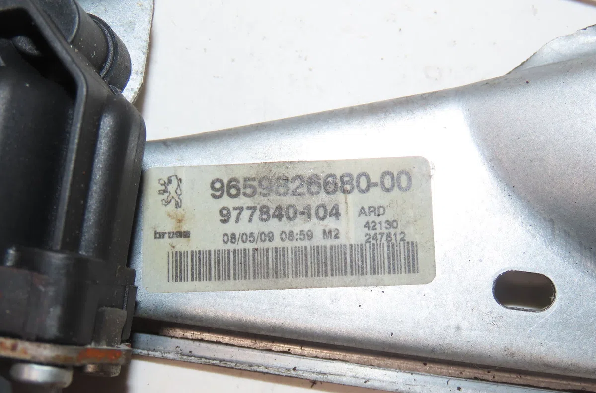 Mecanismemoteur leve-glace ard Renault ESPACE IV (JK0-1_) 2.0 dci (jk03, jk04, jk1c, jk1g, jk1j, jk1k) (2006) 5 portes o