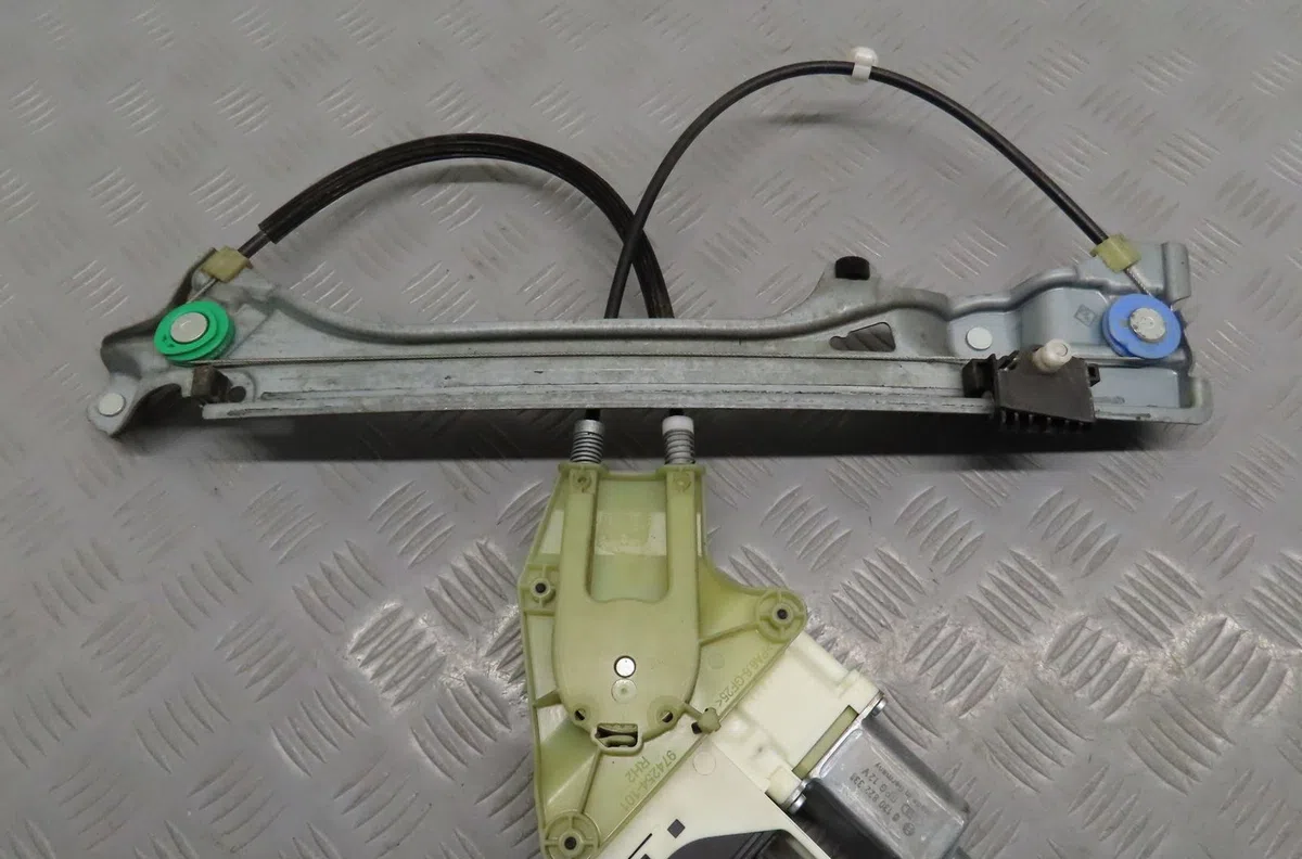 Mecanismemoteur leve-glace ard Renault LAGUNA III (BT0-1) 1.5 dci (bt00, bt0a, bt0t, bt1j) (2007-2015) 5 portes occasion
