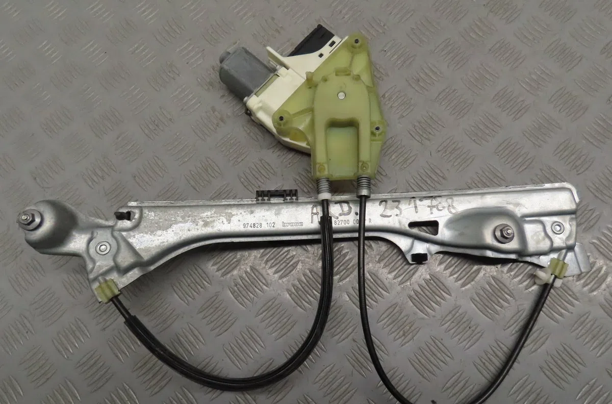 Mecanismemoteur leve-glace ard Renault LAGUNA III (BT0-1) 2.0 16v (bt05, bt0f, bt0w) (2007-2012) occasion