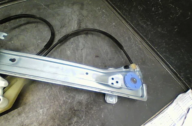 Mecanismemoteur leve-glace ard Renault MEGANE III 3-5 portes (BZ0-1_, B3_) 1.2 tce (bz2b, bz11) (2012-2015) 5 portes occ