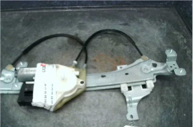 Mecanismemoteur leve-glace ard Renault MEGANE III 3-5 portes (BZ0-1_, B3_) 1.5 dci (bz09, bz0d, bz1w, bz29, bz14) (2009)