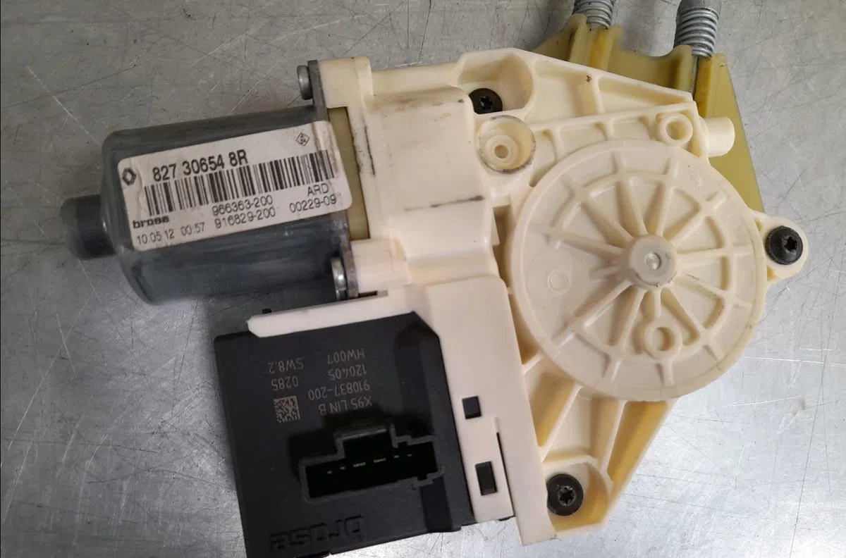Mecanismemoteur leve-glace ard Renault MEGANE III 3-5 portes (BZ0-1_, B3_) 1.5 dci (bz0c) (2008-2015) 5 portes occasion