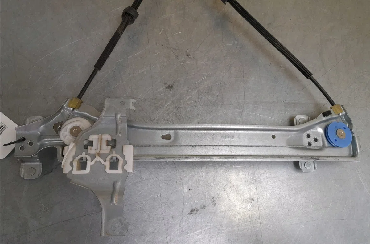 Mecanismemoteur leve-glace ard Renault MEGANE III 3-5 portes (BZ0-1_, B3_) 1.5 dci (bz0c) (2008-2015) 5 portes occasion